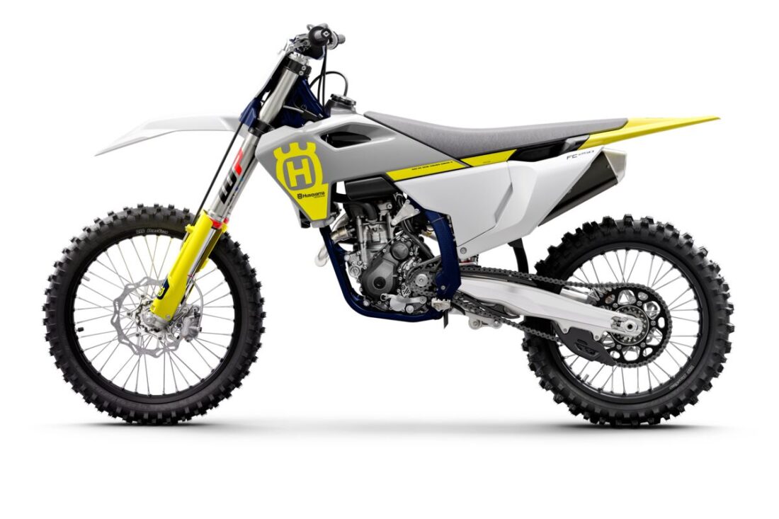106373_FC 250 MY23 90-left