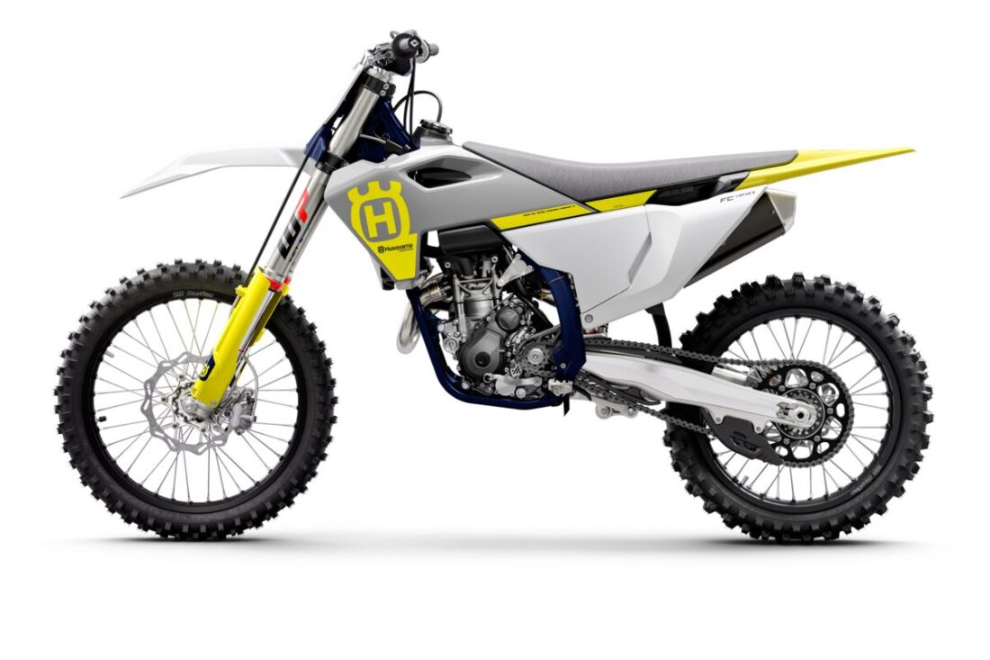 106384_FC 350 MY23 90-left