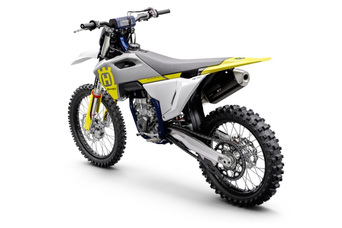 106397_FC450 MY23 Rear-left