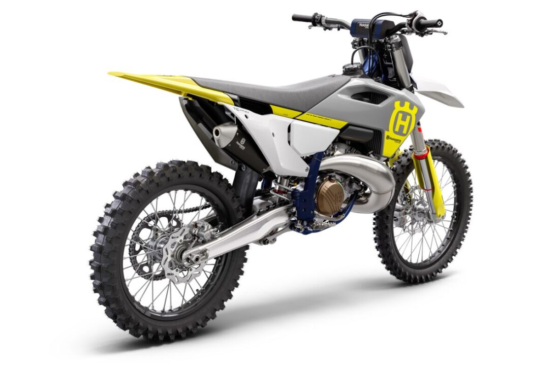 106417_TC 250 MY23 Rear-right