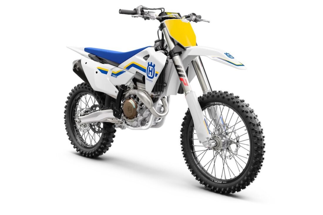 115875_FC 350 Heritage 2023