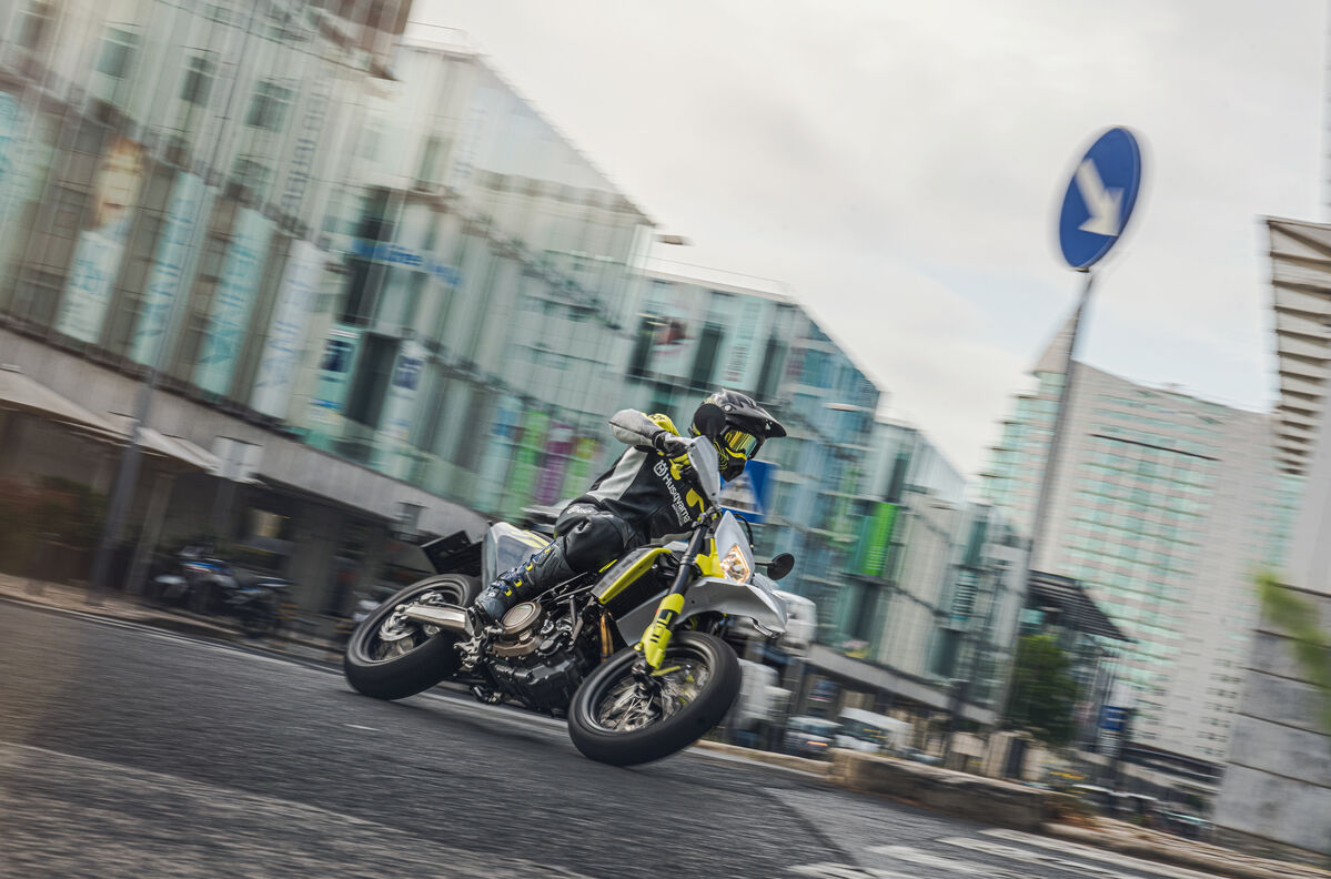 120818_701 Supermoto 2023